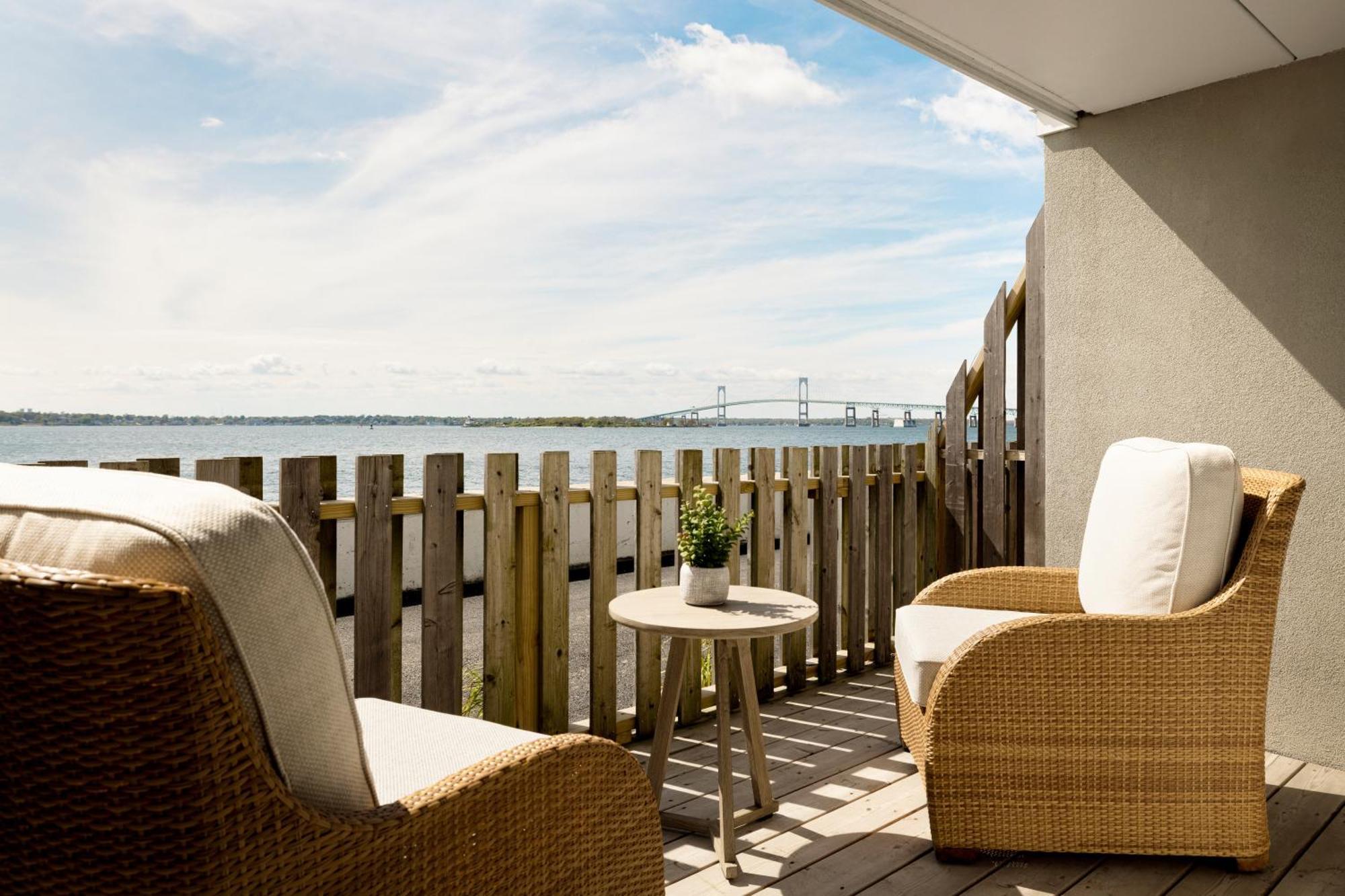 Newport Harbor Island Resort Экстерьер фото