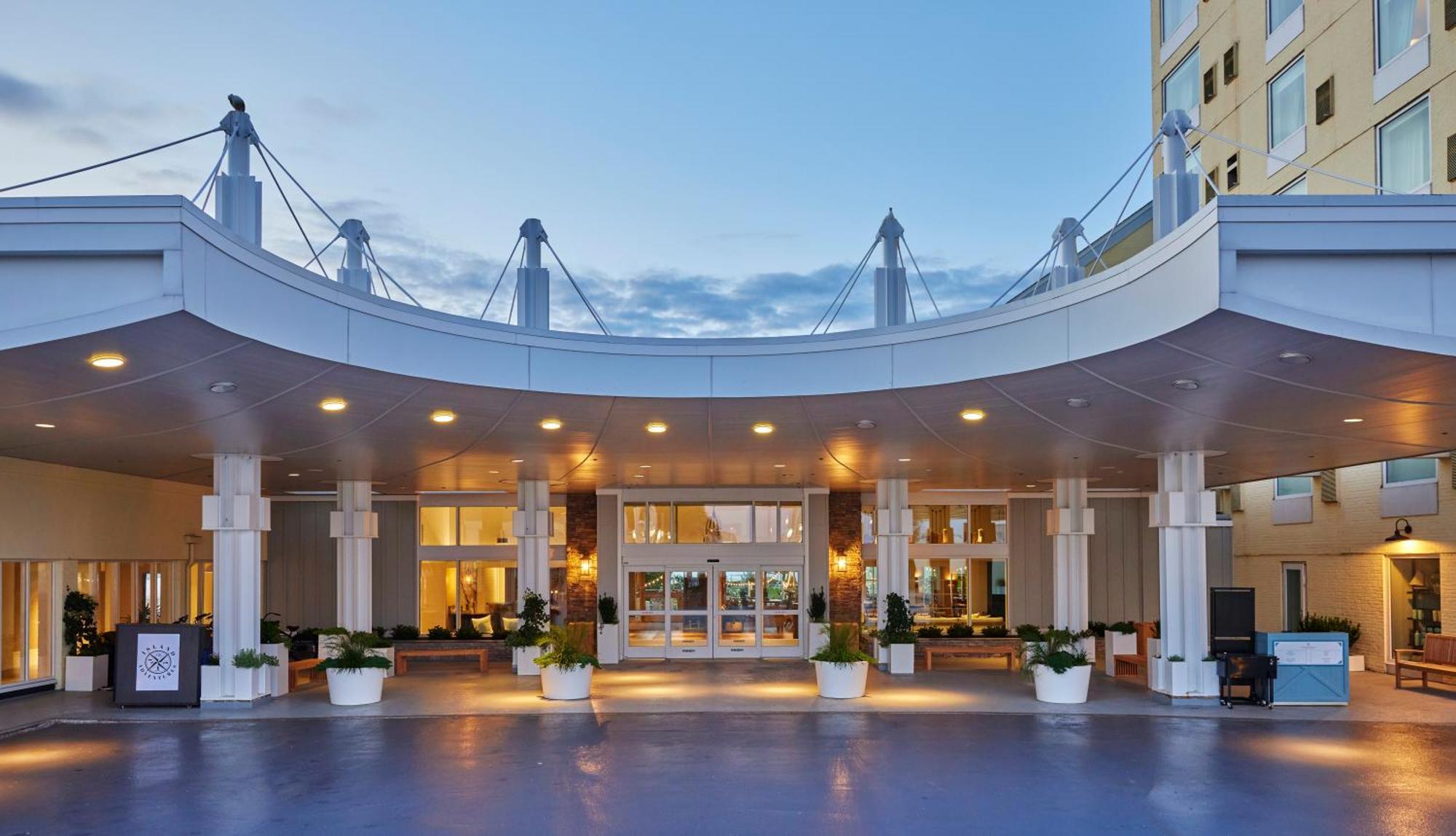 Newport Harbor Island Resort Экстерьер фото