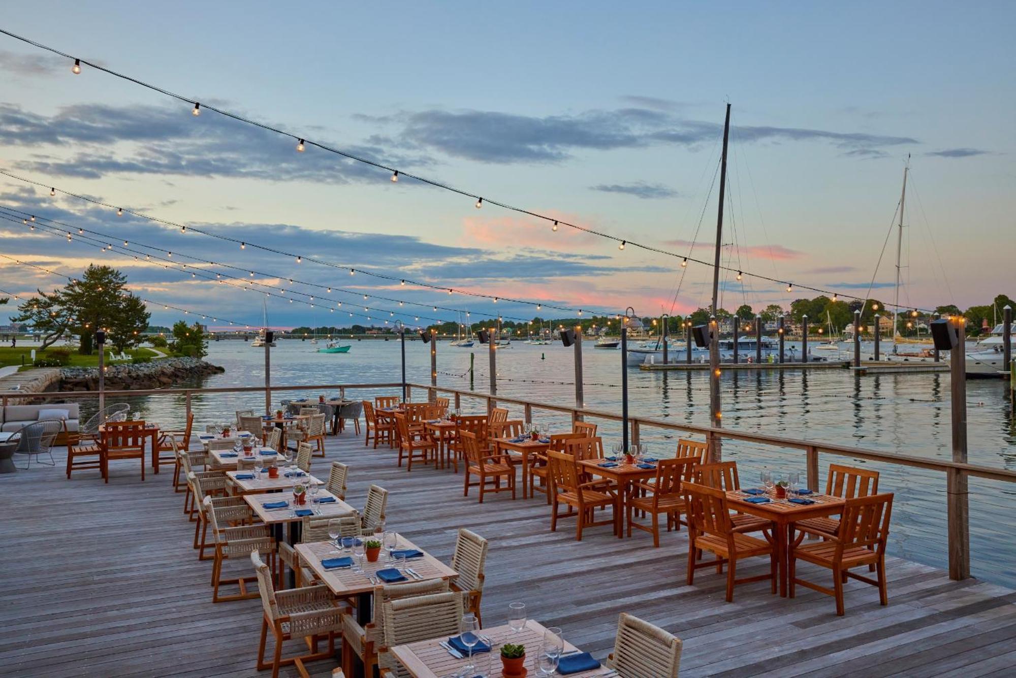 Newport Harbor Island Resort Экстерьер фото